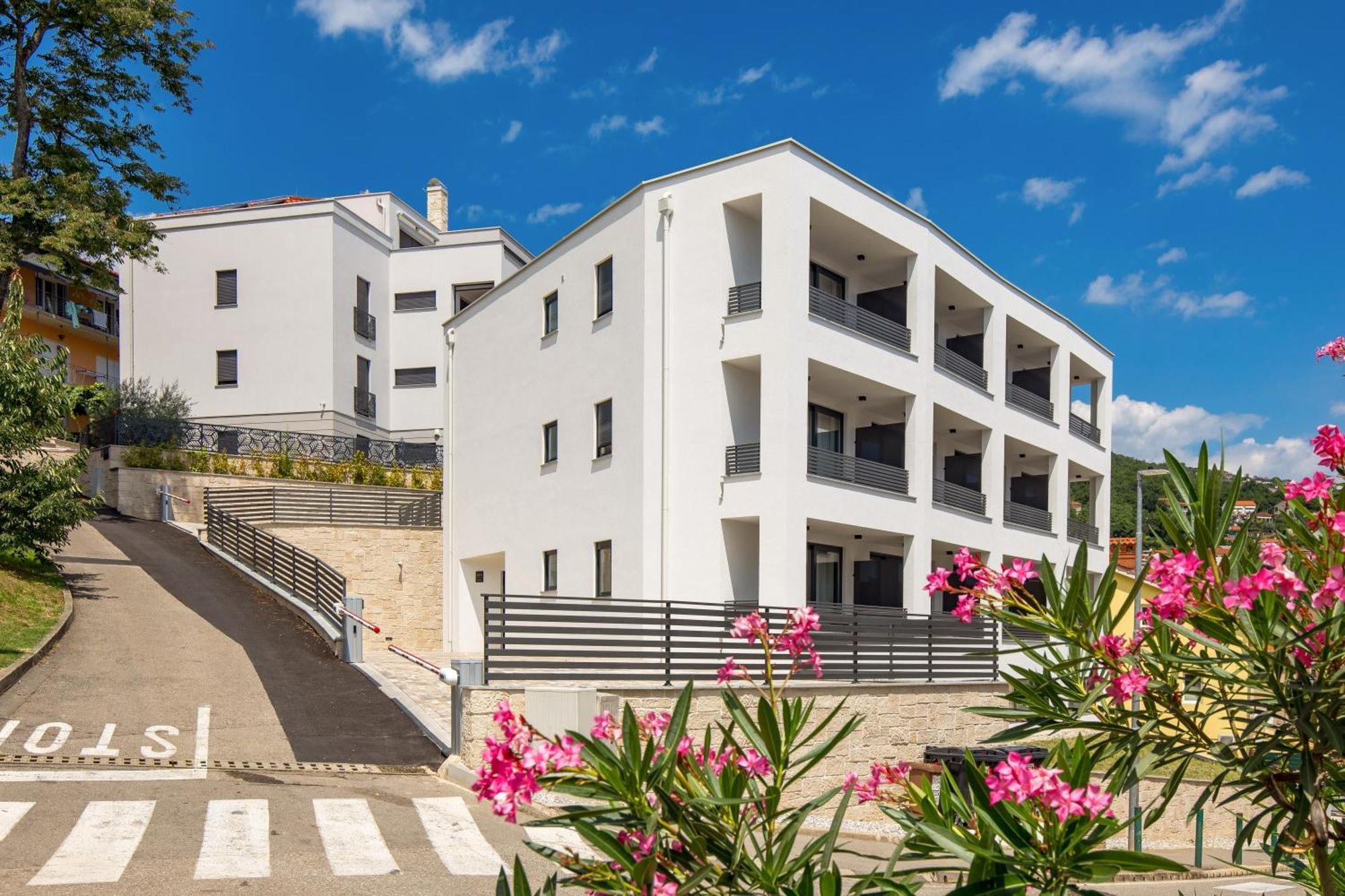 Belinda Apartments With Balcony Опатия Экстерьер фото